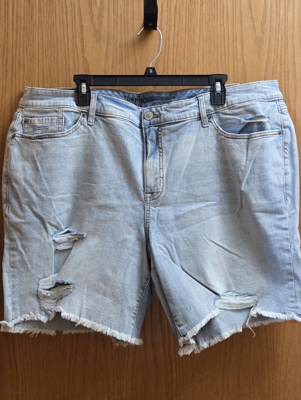 NWT Torrid  Boyfriend Bermuda Vintage Light Blue Distressed Denim Shorts